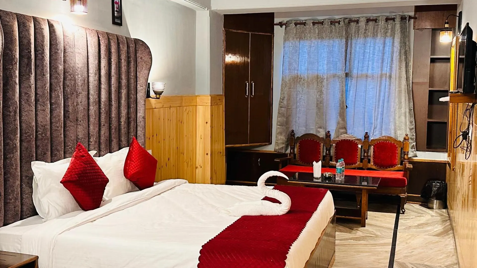 Hotel Avalanche Shimla 3*,